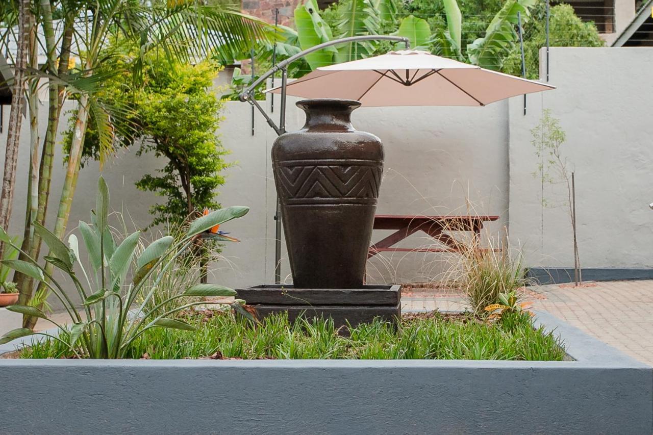 Vinique Guesthouse Mbombela Kültér fotó